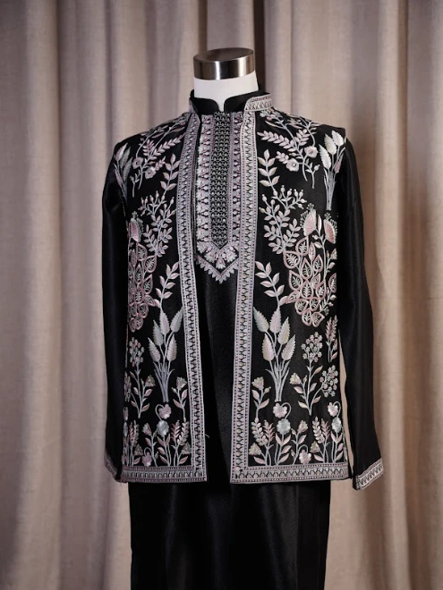RIWAAYAT NOIR THREADWORK KURTA SET